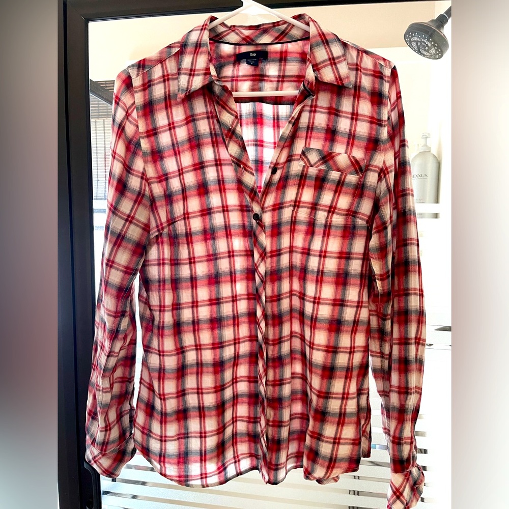 Gap Plaid button up Long Sleeve